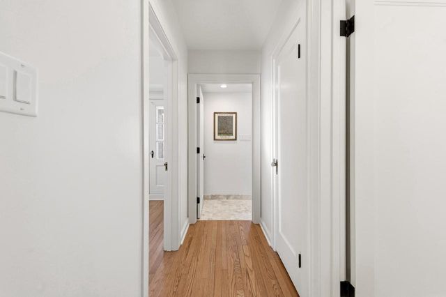 5453 N Shoreland AVENUE, Whitefish Bay, WI 53217