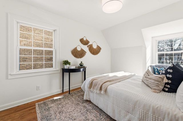 5453 N Shoreland AVENUE, Whitefish Bay, WI 53217