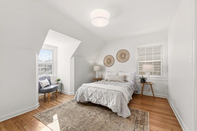 5453 N Shoreland AVENUE, Whitefish Bay, WI 53217