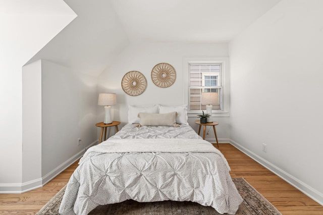 5453 N Shoreland AVENUE, Whitefish Bay, WI 53217