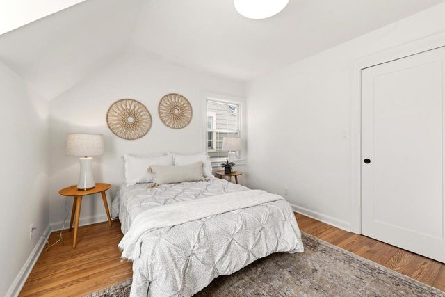 5453 N Shoreland AVENUE, Whitefish Bay, WI 53217