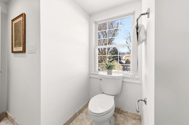 5453 N Shoreland AVENUE, Whitefish Bay, WI 53217