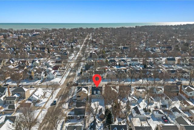 5453 N Shoreland AVENUE, Whitefish Bay, WI 53217