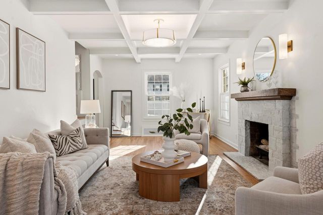 5453 N Shoreland AVENUE, Whitefish Bay, WI 53217