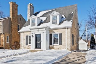 5453 N Shoreland AVENUE, Whitefish Bay, WI 53217