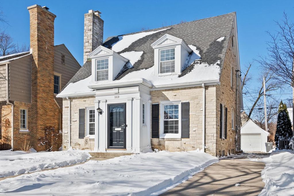 5453 N Shoreland AVENUE, Whitefish Bay, WI 53217