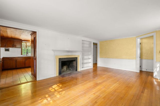 13 Whitcomb Ave, Hingham, MA 02043