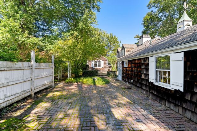 13 Whitcomb Ave, Hingham, MA 02043