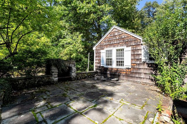 13 Whitcomb Ave, Hingham, MA 02043
