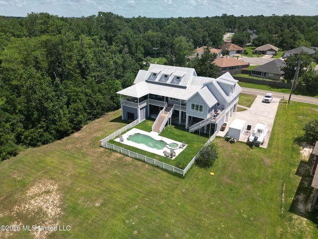 10565 Shorecrest Road, Biloxi, MS 39532
