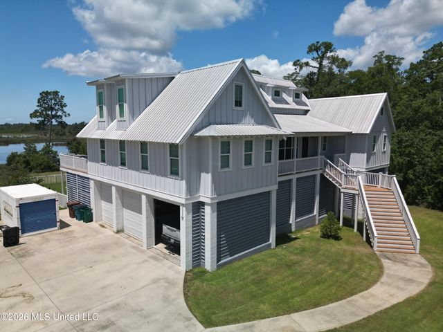 10565 Shorecrest Road, Biloxi, MS 39532