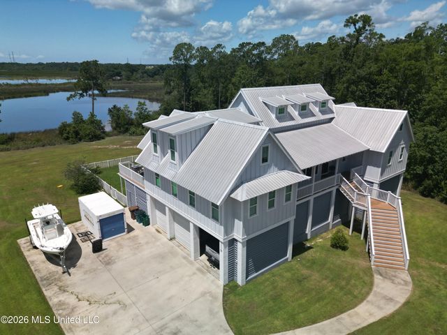 10565 Shorecrest Road, Biloxi, MS 39532