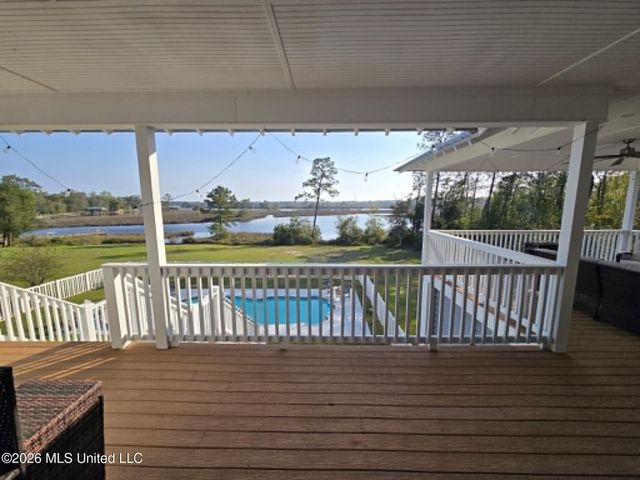10565 Shorecrest Road, Biloxi, MS 39532