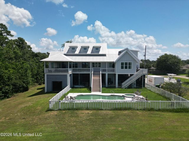 10565 Shorecrest Road, Biloxi, MS 39532