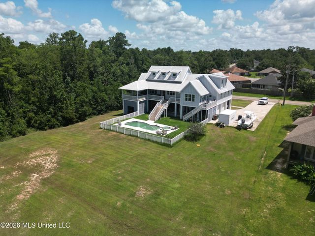 10565 Shorecrest Road, Biloxi, MS 39532