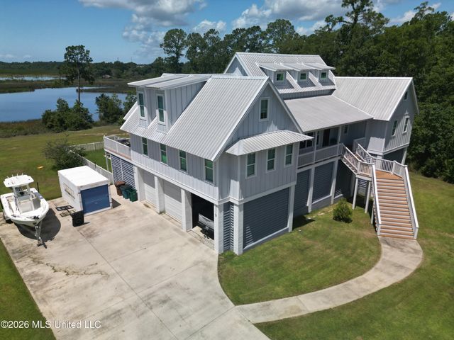 10565 Shorecrest Road, Biloxi, MS 39532
