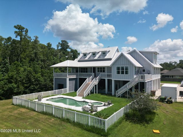 10565 Shorecrest Road, Biloxi, MS 39532