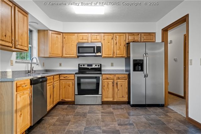 5027 Dolores Drive, Cross Lanes, WV 25313