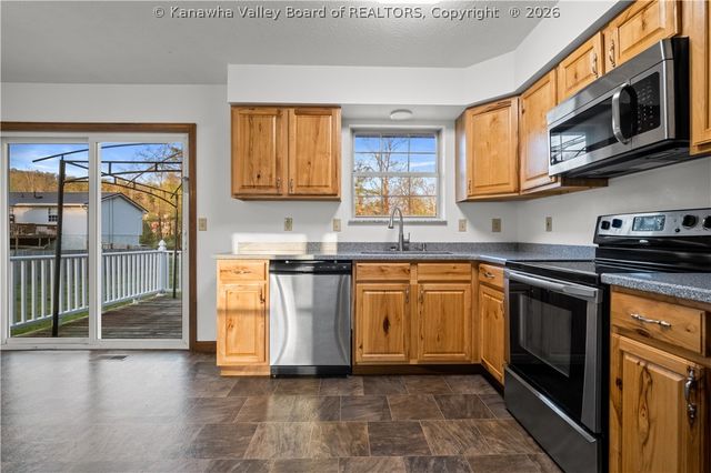 5027 Dolores Drive, Cross Lanes, WV 25313