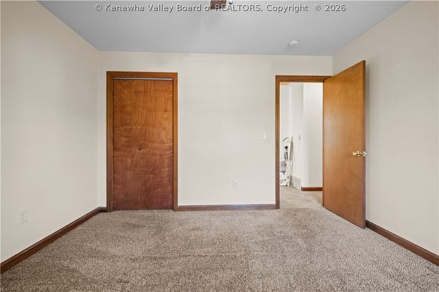 5027 Dolores Drive, Cross Lanes, WV 25313