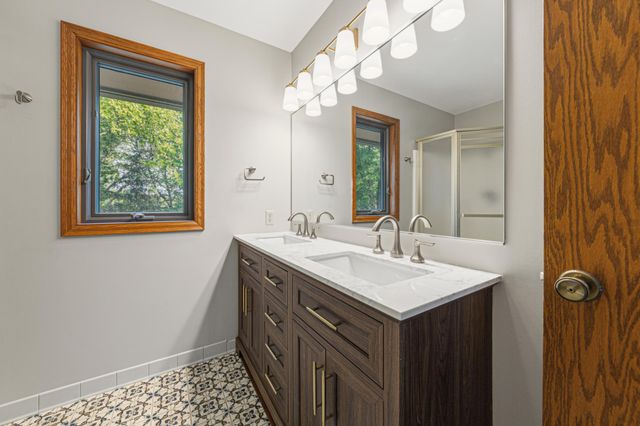 14613 Carriage Lane, Burnsville, MN 55306