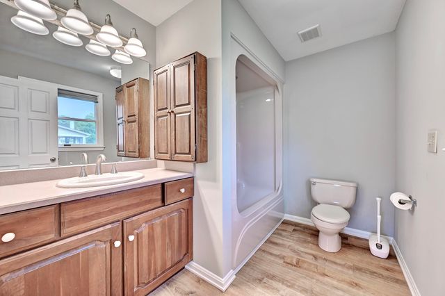2232 Amsterdam Road, Villa Hills, KY 41017