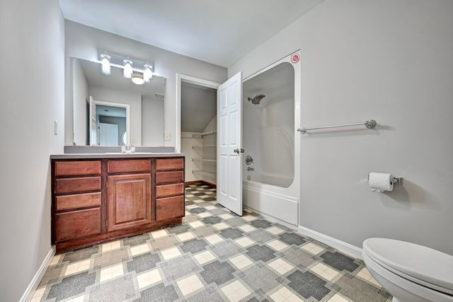 2232 Amsterdam Road, Villa Hills, KY 41017