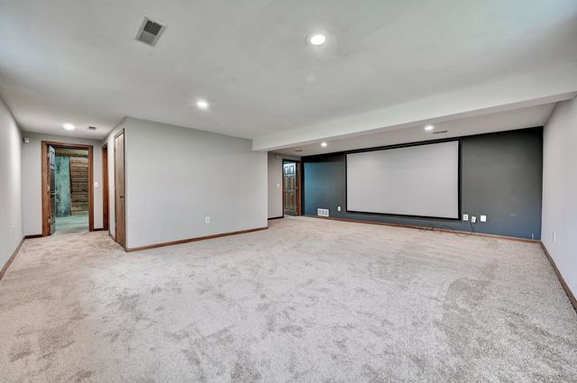 2232 Amsterdam Road, Villa Hills, KY 41017