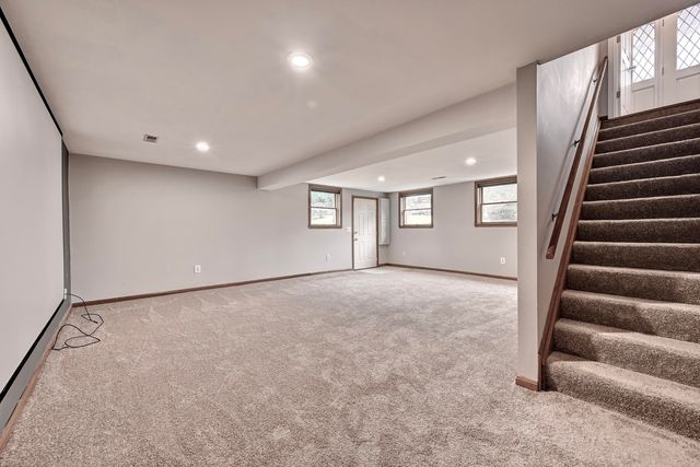 2232 Amsterdam Road, Villa Hills, KY 41017
