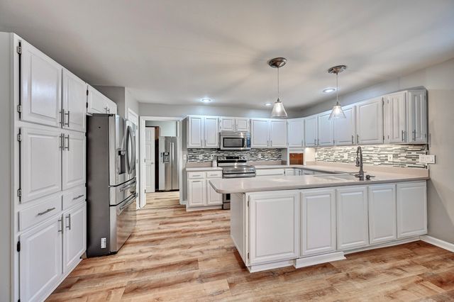 2232 Amsterdam Road, Villa Hills, KY 41017