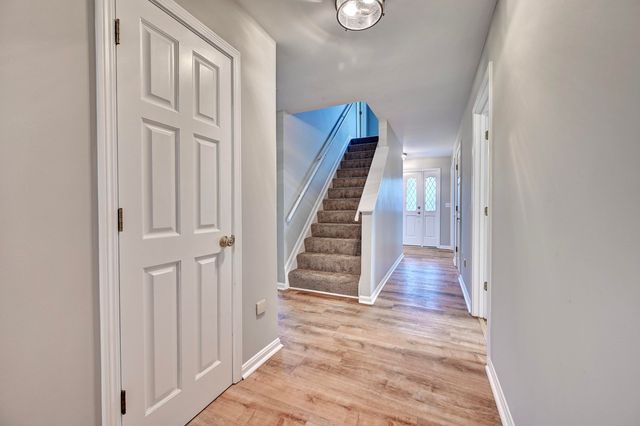 2232 Amsterdam Road, Villa Hills, KY 41017