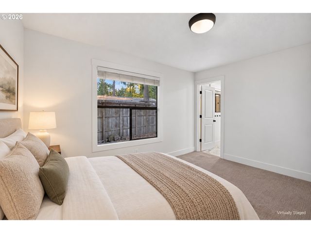 3745 DIVISION Ct, Lake Oswego, OR 97035