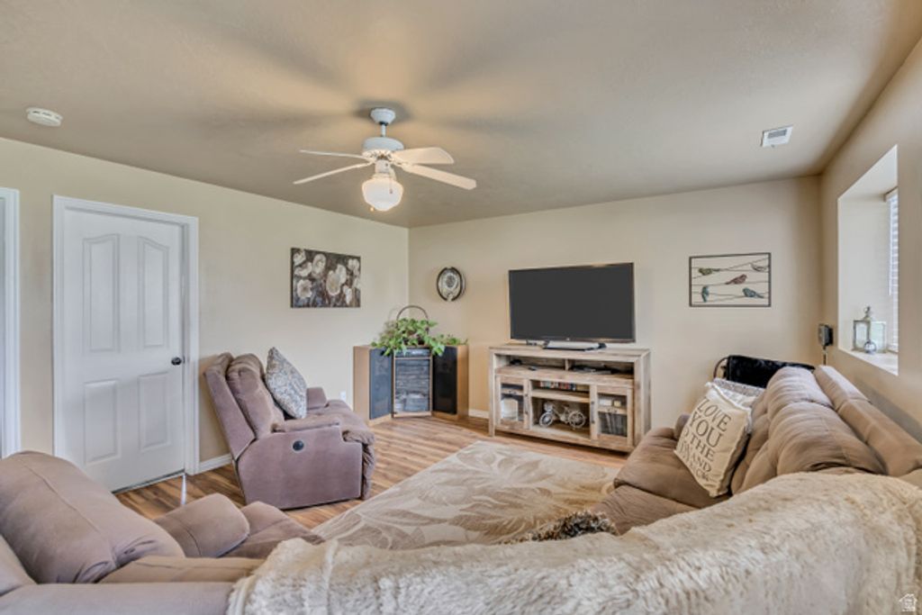 Image 20 of property listing at 4050 S EDITH GROVE LN, West Valley City, UT 84120