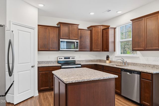 835 Golden Plum Lane, Zebulon, NC 27597