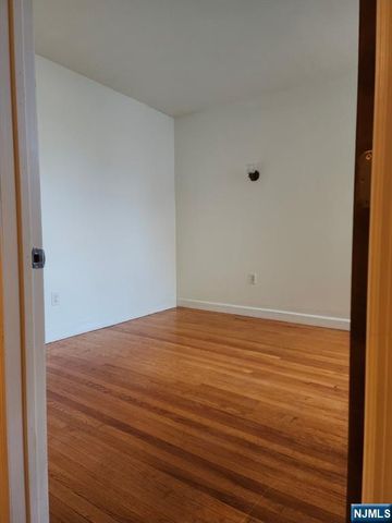 382-386 Highland Avenue 105, Kearny, NJ 07032