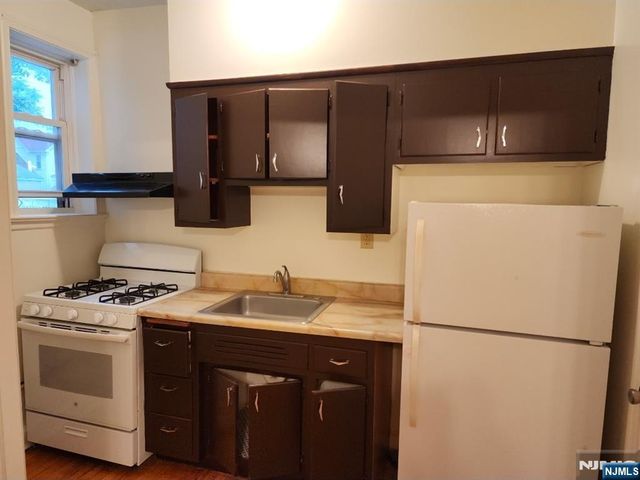 382-386 Highland Avenue 105, Kearny, NJ 07032