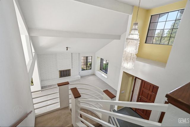 9613 Red Oak Court, Bakersfield, CA 93311