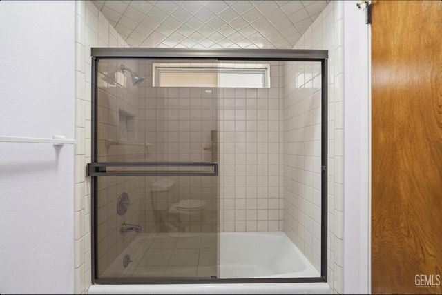 9613 Red Oak Court, Bakersfield, CA 93311