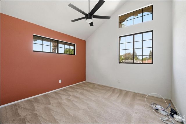 9613 Red Oak Court, Bakersfield, CA 93311