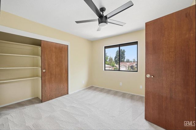 9613 Red Oak Court, Bakersfield, CA 93311