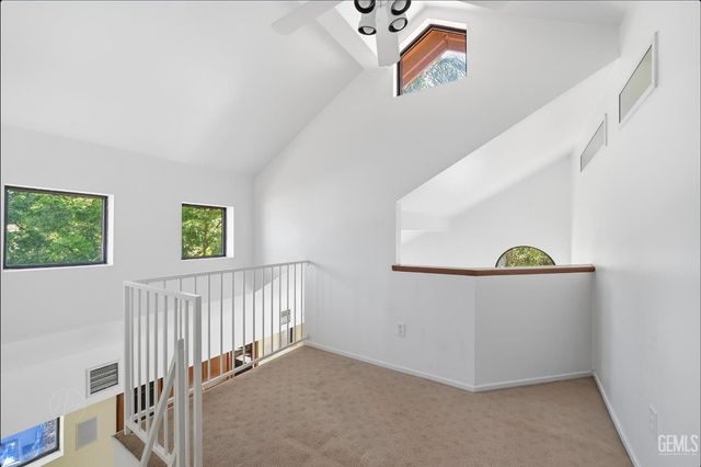 9613 Red Oak Court, Bakersfield, CA 93311