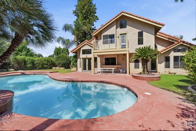 9613 Red Oak Court, Bakersfield, CA 93311