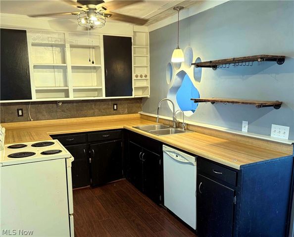 425 Second Street, Brewster, OH 44613