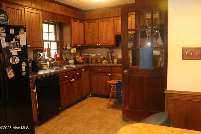 2044 Mozingo Road, Greenville, NC 27834