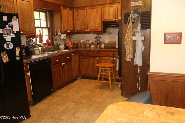 2044 Mozingo Road, Greenville, NC 27834