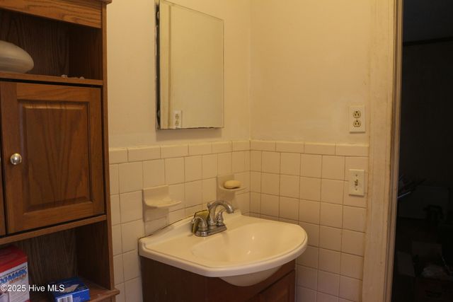 2044 Mozingo Road, Greenville, NC 27834