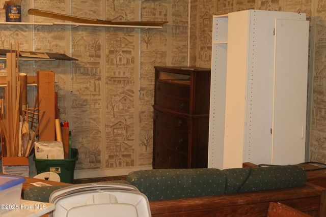 2044 Mozingo Road, Greenville, NC 27834