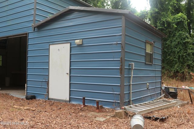 2044 Mozingo Road, Greenville, NC 27834