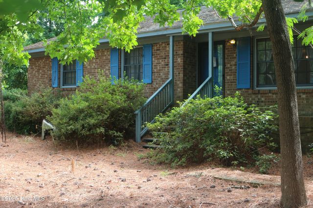 2044 Mozingo Road, Greenville, NC 27834