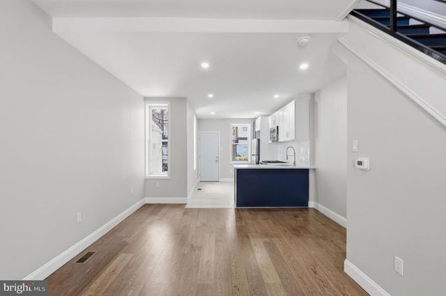 221 N HOBART ST, Philadelphia, PA 19139